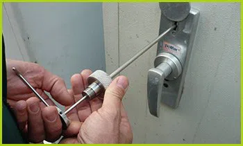 Expert Locksmith Services Hartford, CT 860-261-9299 - 15-emergency-locksmiths