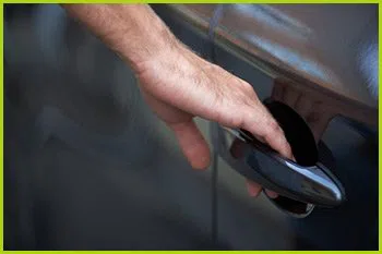 Expert Locksmith Services Hartford, CT 860-261-9299 - 8-opening-car-locks